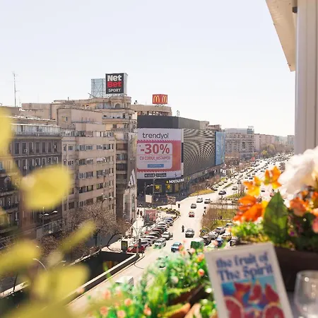 Old Town With Amazing View From The Balcony * בוקרשט