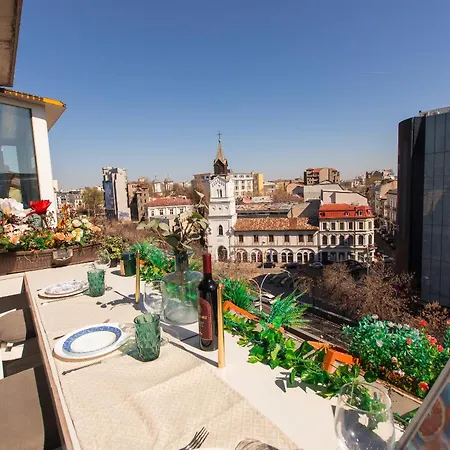 Old Town With Amazing View From The Balcony Appartamento