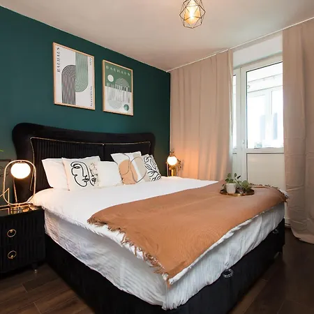 Old Town With Amazing View From The Balcony Apartment Bucharest