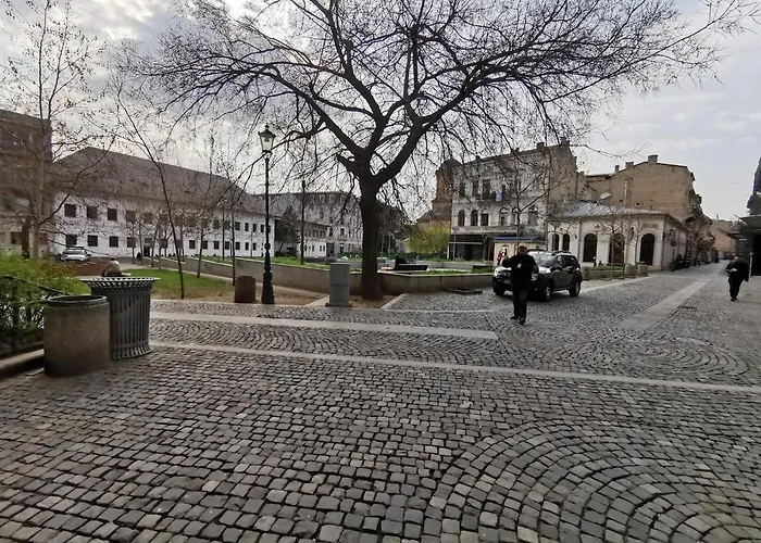 Old Town With Amazing View From The Balcony بوخارست