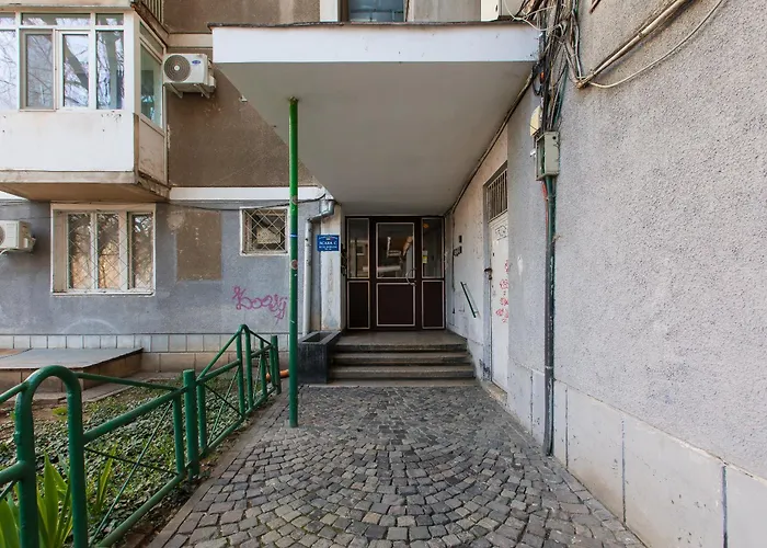 Old Town With Amazing View From The Balcony بوخارست