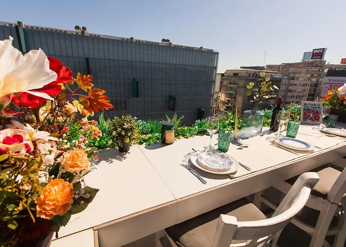 Old Town With Amazing View From The Balcony بوخارست