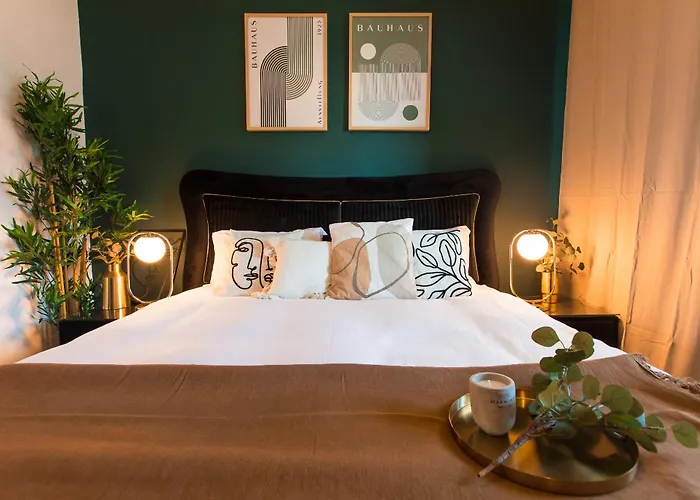 Old Town With Amazing View From The Balcony Bukurešť