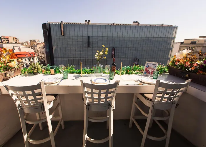 Old Town With Amazing View From The Balcony * Bukurešť