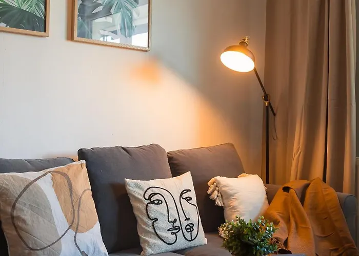 شقة Old Town With Amazing View From The Balcony