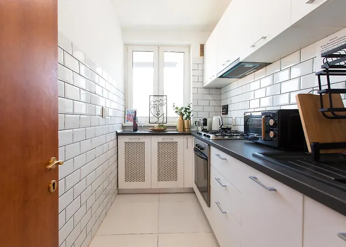 Old Town With Amazing View From The Balcony بوخارست