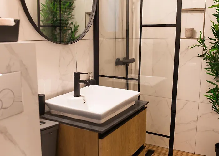 Old Town With Amazing View From The Balcony Bukurešť