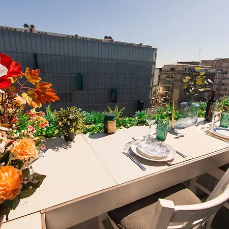 Old Town With Amazing View From The Balcony Bukareszt