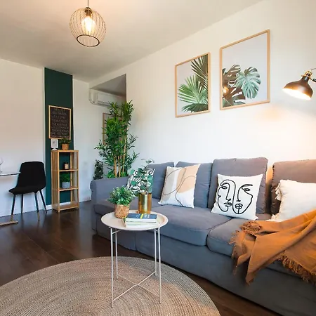 Apartament Old Town With Amazing View From The Balcony Bukareszt