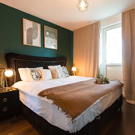 Apartment Old Town With Amazing View From The Balcony Bukarest