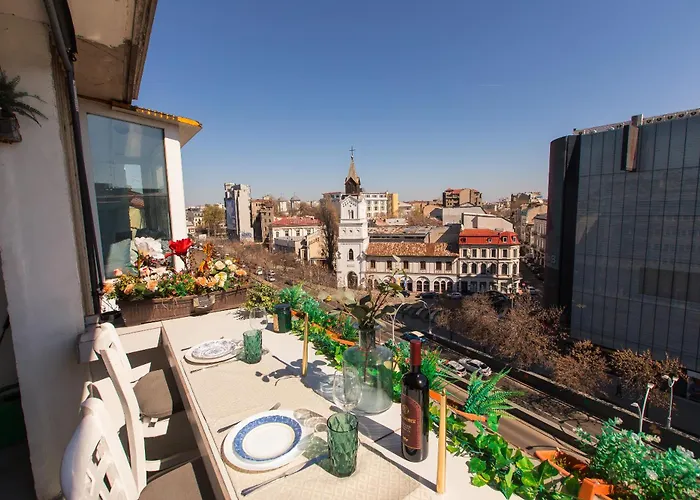 Apartament Old Town With Amazing View From The Balcony Bucureşti